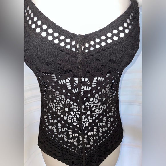 ROBIN PICCONE Sz 6 Black Crochet One-Piece Swimsuit “Mia” Style 150313 - Picture 5 of 6